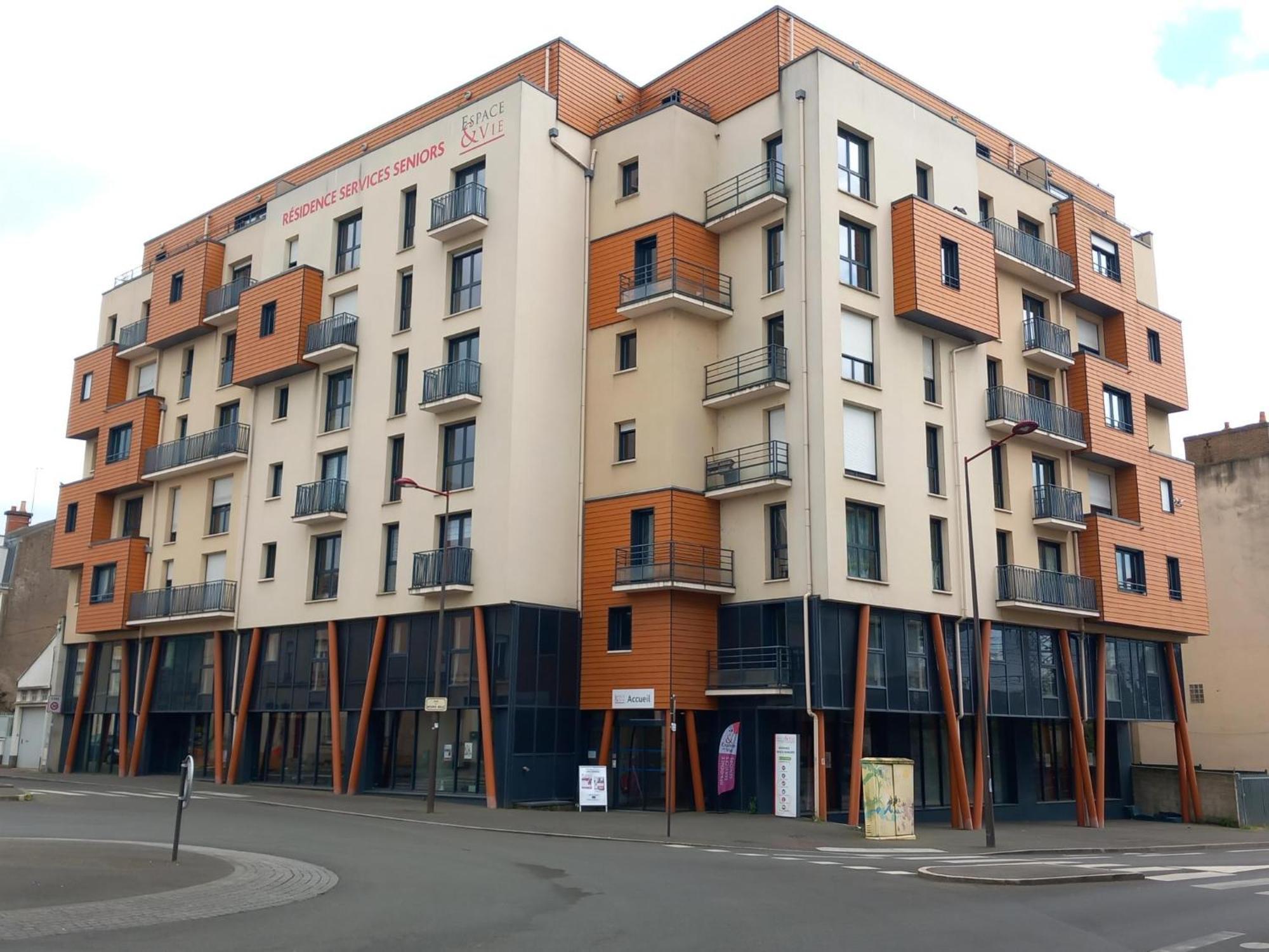 Services Seniors Espace Et Vie * Le Mans